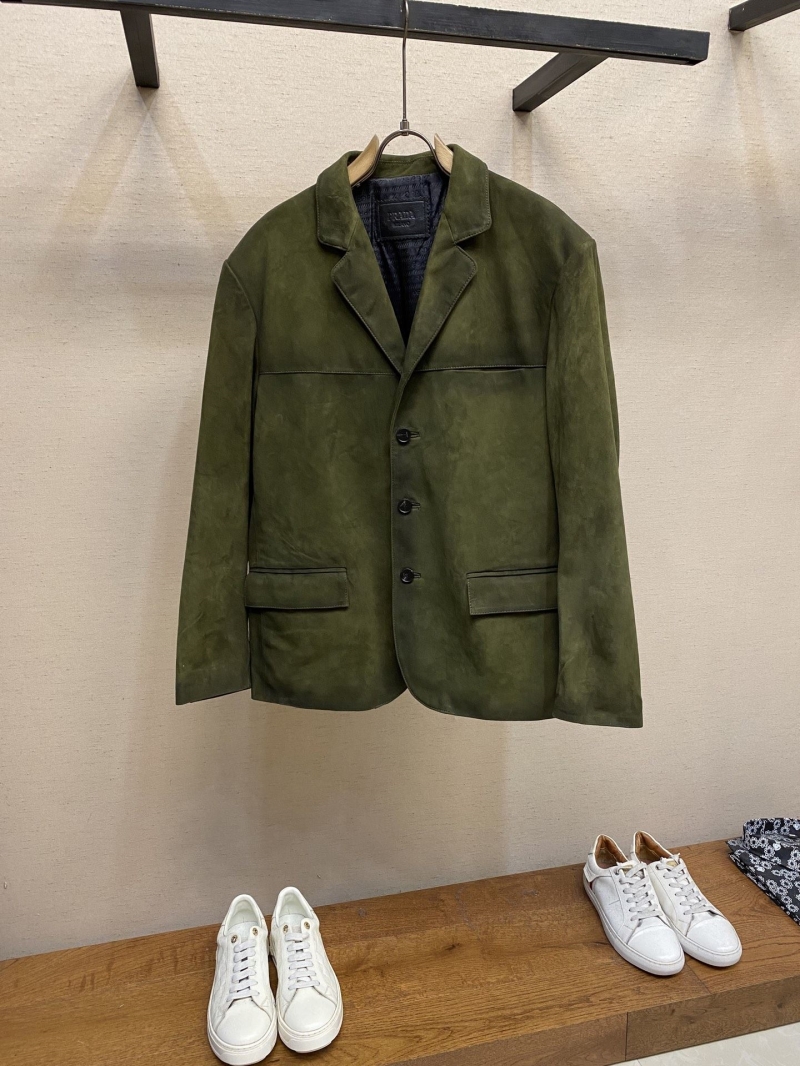 Pra*a outwear